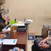 Mantan Ketua PWI Kuningan, Iyan Irwandi saat lapor ke Polisi.
